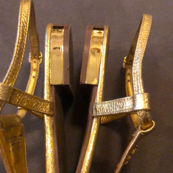 Tory Burch Britton Metallic Thong Sandals 8 - Picture 8 of 9